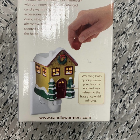 Candle Warmers Christmas Cottage Snow House Pluggable Fragrance Warmer Ceramic - Picture 7 of 8